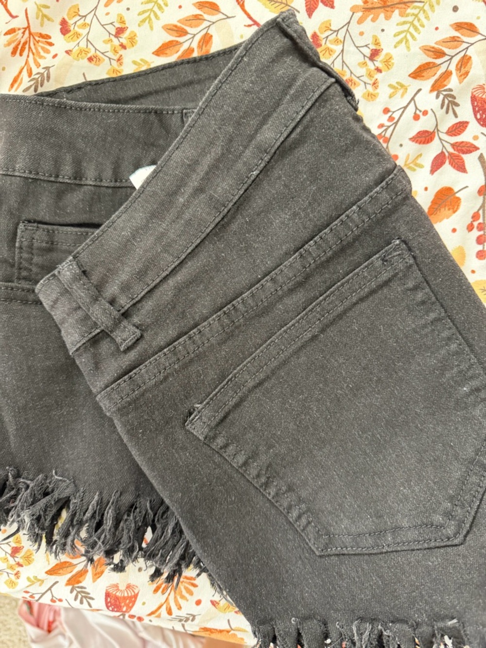 Women's Black Frayed Hem Jean shorts